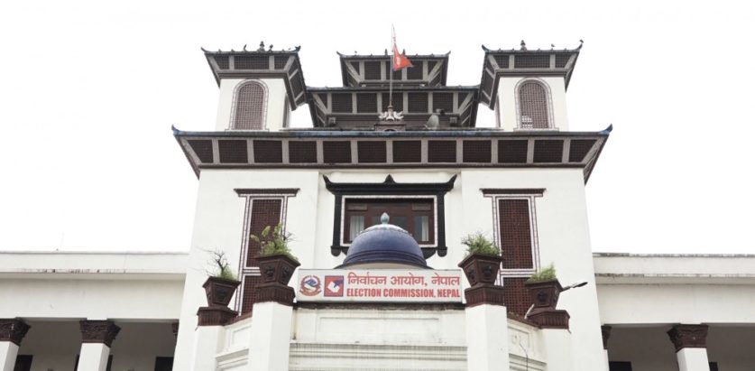चुनावी प्रचारप्रसारका ब्यानर तुरुन्त हटाउनू : निर्वाचन आयोग
