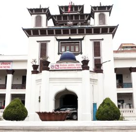 उम्मेदवारको फोटो राखेर बधाई दिने, लाइक र सेयर गर्ने कर्मचारी, शिक्षकमाथि कारबाही