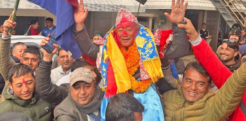 पूर्वप्रधानमन्त्री झलनाथ खनाललाई हराउँदै एमालेका महेश बस्नेत विजयी