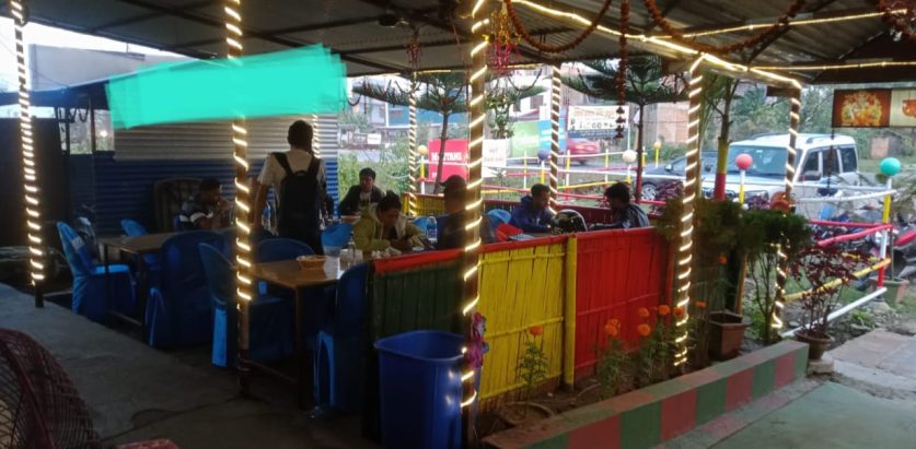 भट्टी पसलमा राकेश निरौलाले जबरजस्ती गर्दै !