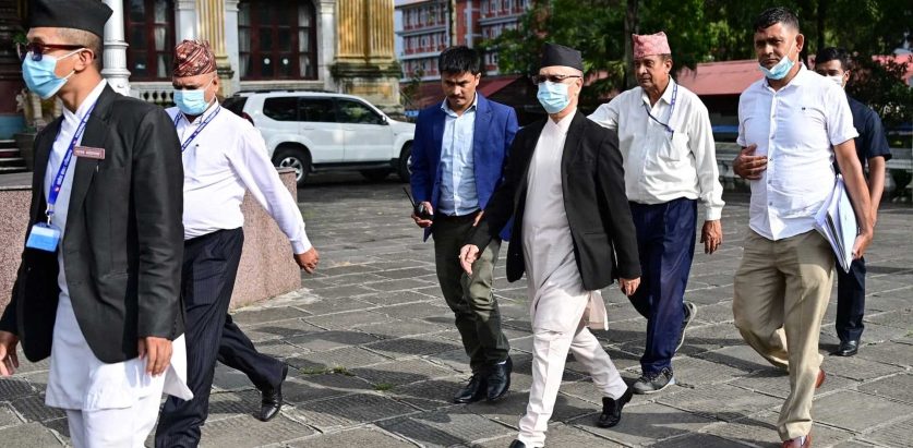 न्यायालयबाट बाहिरिए चोलेन्द्र