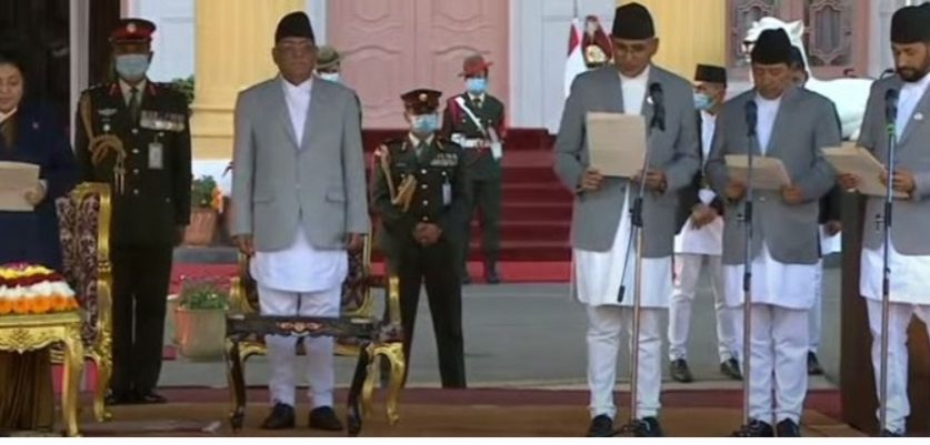 नवनियुक्त ३ जना उपप्रधानमन्त्रीहरुले शपथ लिएक