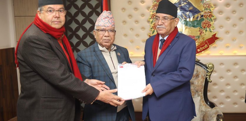 २० बुँदे सुझाव दिँदै नेकपा एसले बुझायो प्रधानमन्त्रीलाई ज्ञापन पत्र