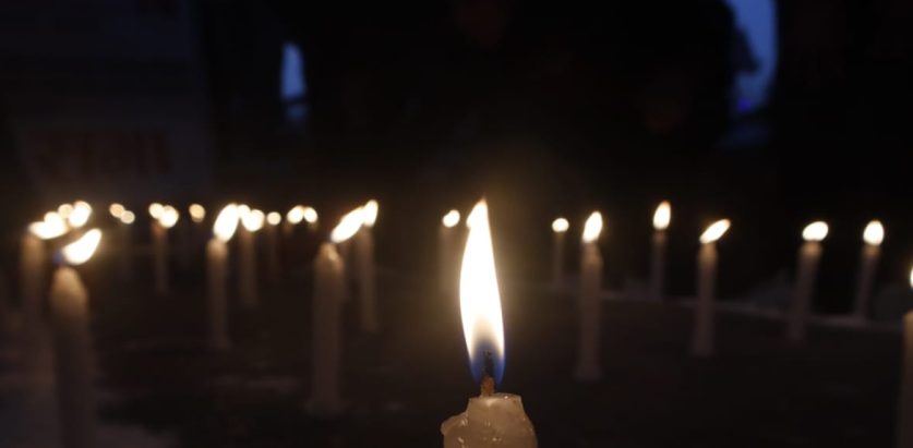 विमान दुर्घटनामा निधन भएकाहरूको सम्झनामा दीप प्रज्वलन