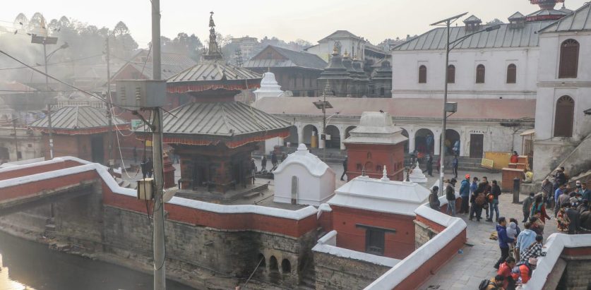 महाशिवरात्रि नजिकिँदै गर्दा पशुपतिमा रंगरोगन