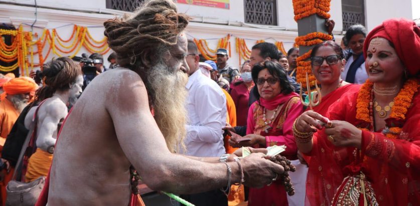 शिवरात्रिमा आएका साधुसन्तको बिदाइ