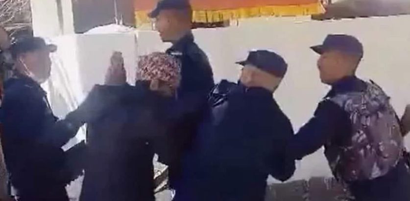 रविलाई न्याय दे भन्दै जुम्लामा एक युवकले गरे आत्मदाहको प्रयास