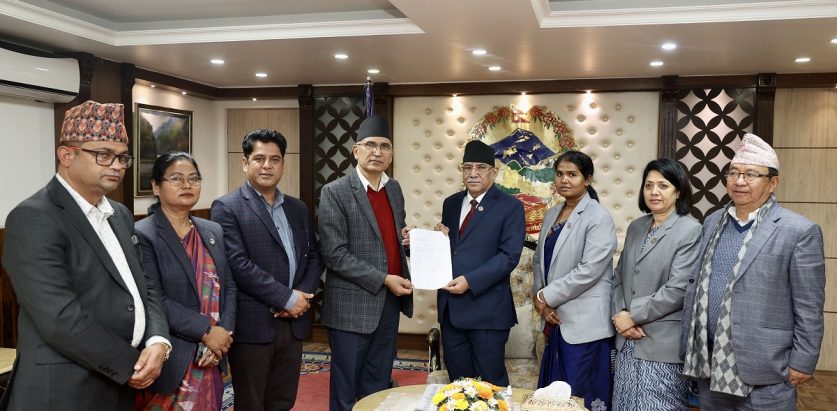 एमालेका मन्त्रीहरुले बुझाए राजीनामा