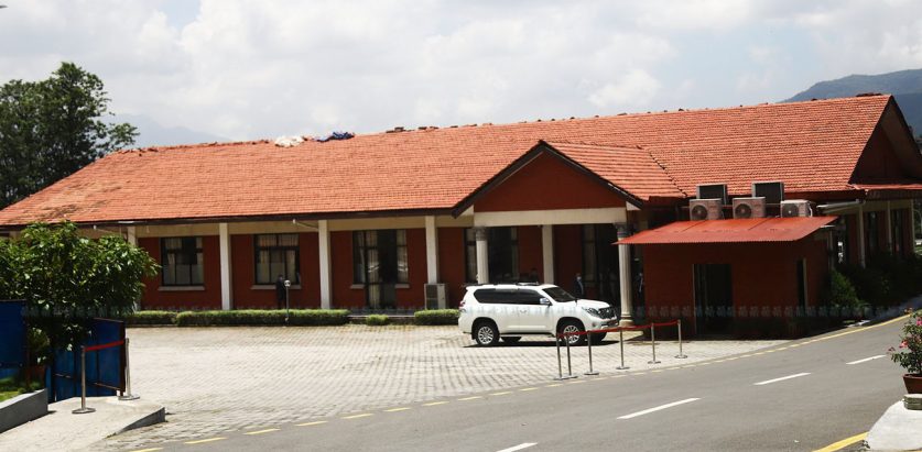 न्यूनतम साझा कार्यक्रम तय गर्न बालुवाटारमा छलफल गर्दैै सत्ता गठबन्धन