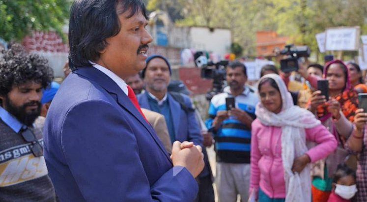 मिटर ब्याज पीडितहरुलाई भेट्न मातातीर्थ पुगे सीके राउत