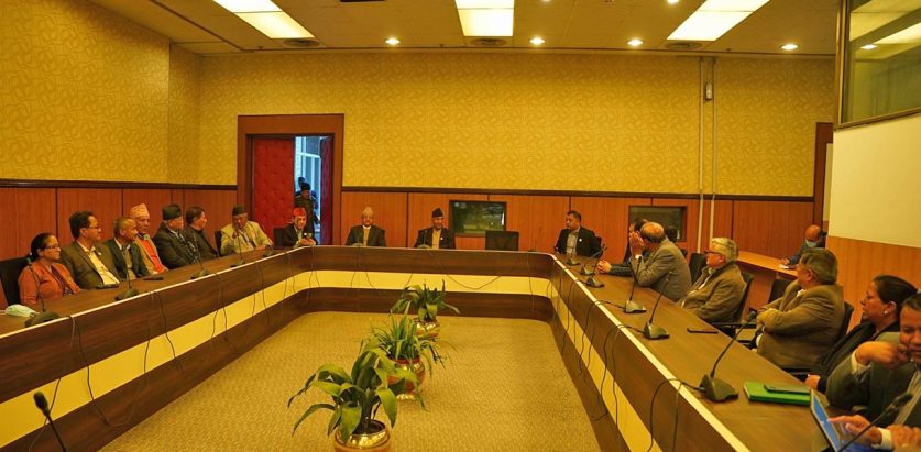 कांग्रेस केन्द्रीय कार्यसम्पादन समिति बैठक जारी