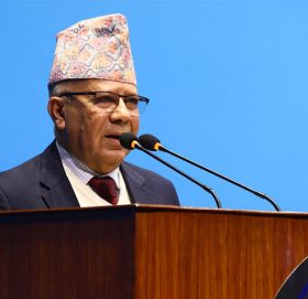 प्रधानमन्त्रीले फेरि विश्वासको मत लिनुपर्दैन : माधव नेपाल