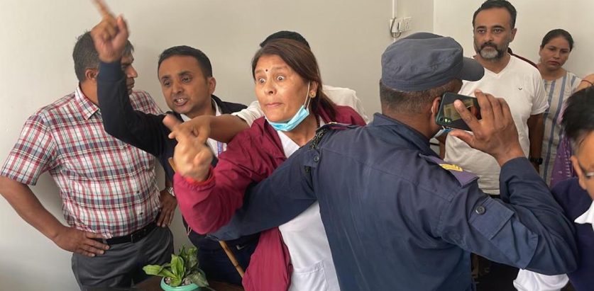 झाँगिदै राजनीतिको जालो, बिरामीलाई महिनौंपछिको पालो