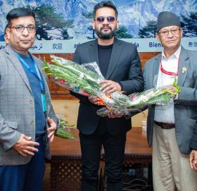 स्वस्थ्य सहर शिखर सम्मेलनमा भाग लिन मेयर बालेन बेलायत प्रस्थान