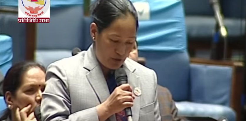 बरु सरकारले धामी झाँक्रीबाट उपचार गराउ भनोस् :  सांसद ईश्वरी घर्ती