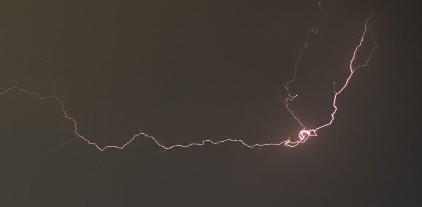 पहाडमा चट्याङसहित वर्षा, तराईमा हावाहुरीको सम्भावना