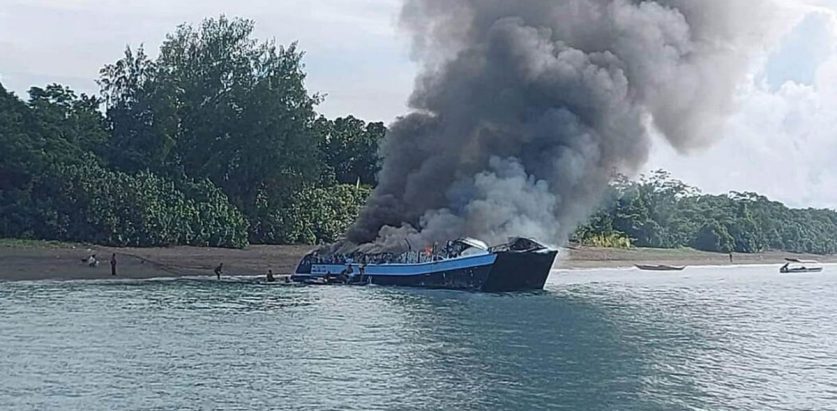 फिलिपिन्सको पानीजहाजमा आगो लाग्यो, १२ जनाको मृत्यु