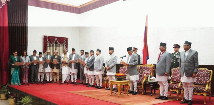 पद तथा गोपनीयताको शपथ लिए नवनियुक्त मन्त्रीहरूले