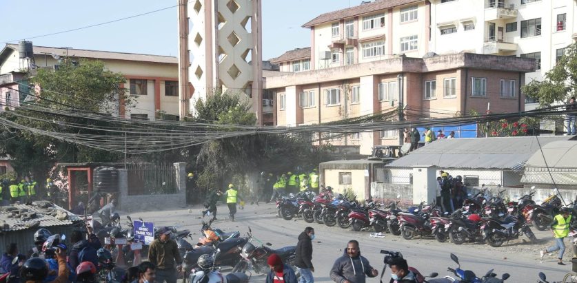 नदी किनारका अनधिकृत संरचना हटाउन काठमाडौं महानगरले दियो सात दिन