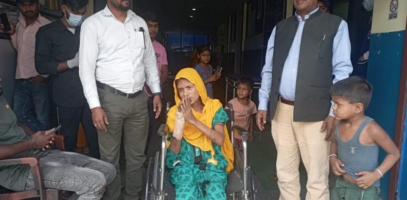 अस्पतालमा बन्धक बनेकी महिला मेयर यादवको सहयोगमा फर्किन घर