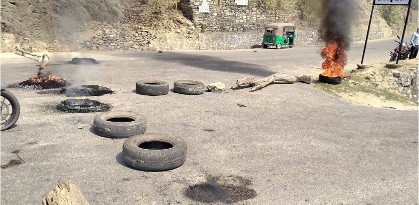 युवक मृत्यु प्रकरण : चार दिनदेखि अछाम र बाजुराका यातायात बन्द