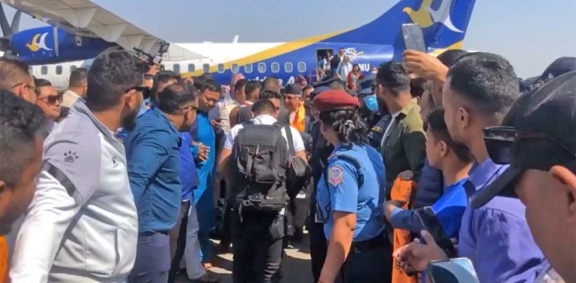 ओलीको स्वागत गर्ने क्रममा उडान सुरक्षाको गम्भीर उल्लंघन