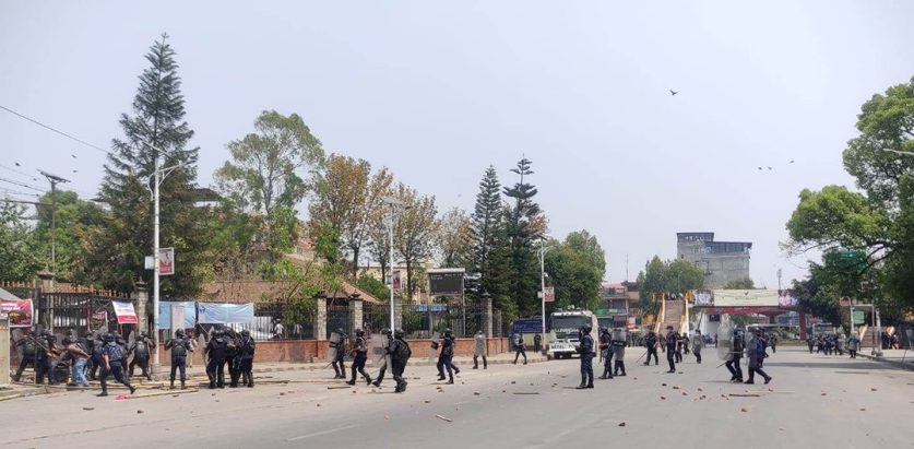 मिटरब्याज पीडित र प्रहरीबीच झडप