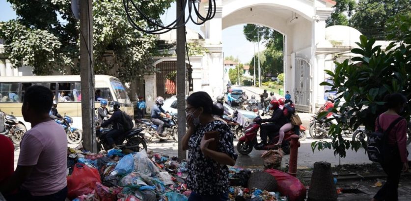 सिंहदरबारको फोहोर नउठाउन मेयर बालेनको निर्देशन