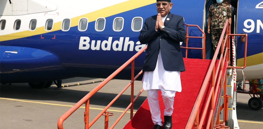 बुद्ध एयर चढेर सुदूरपश्चिम पुगे प्रधानमन्त्री