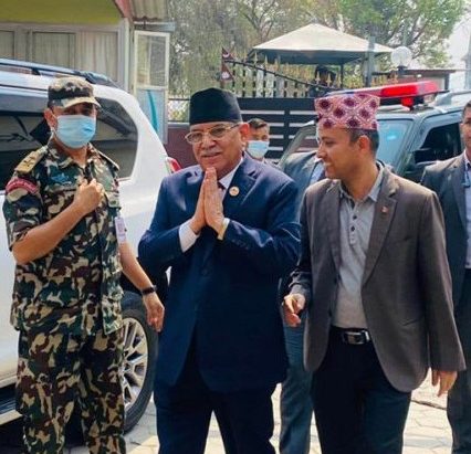 प्रचण्ड, देउवा र सभामुख घिमिरे ओलीलाई भेट्न पुगे बालकोट