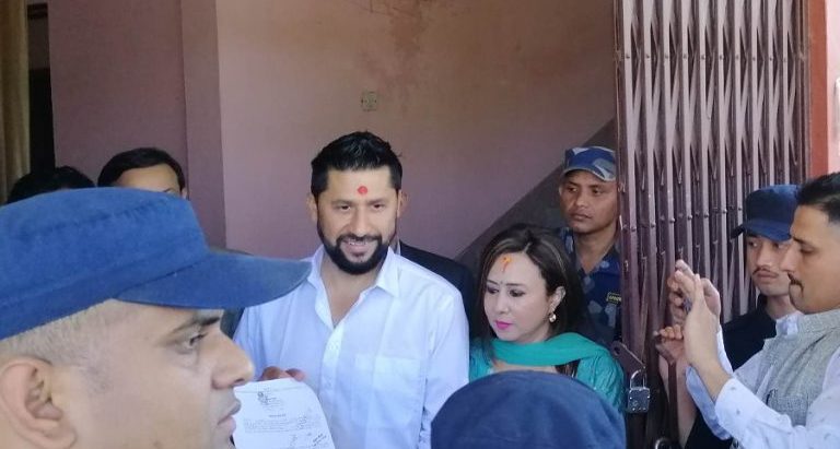 उम्मेदवारी दर्ता गराएपछि, ‘म एकदमै आशावादी छु, उत्साहित छु ।’- उनले भने