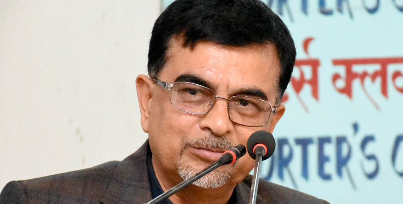 सांसद राजेन्द्र पाण्डेले बञ्चरेडाँडामा अव्यवस्थित फोहोर हेर्न संसदीय टोली पठाउन माग