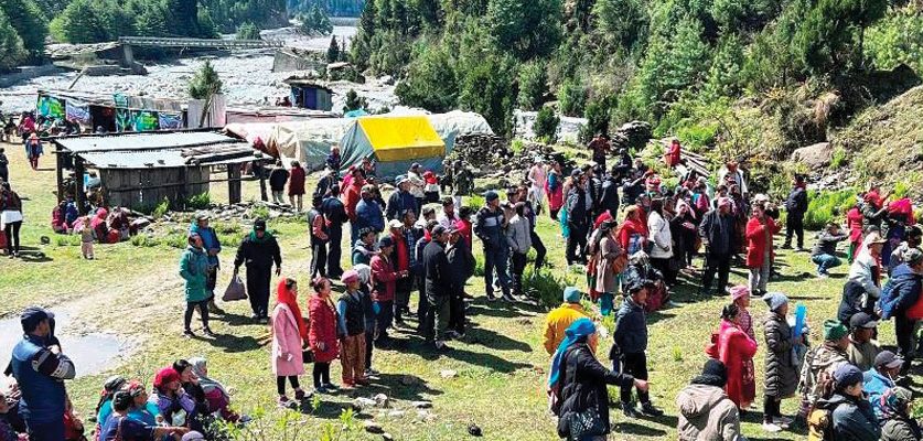 चौँरीको रगत पिउने मेला