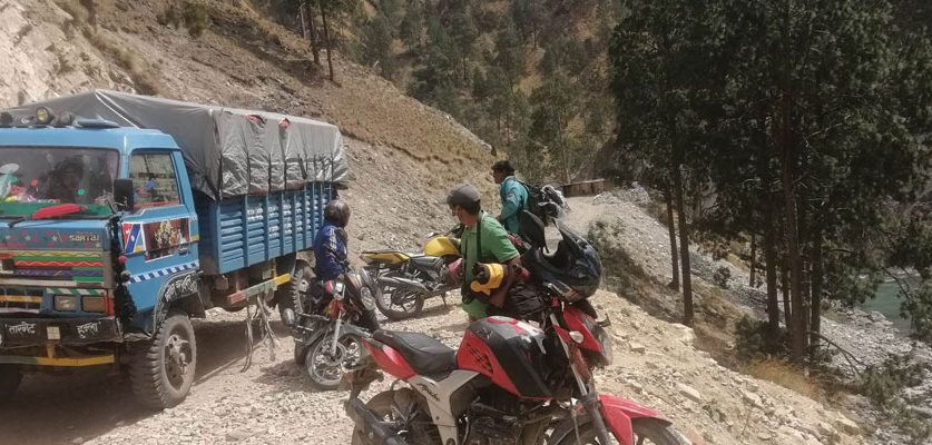 सात किलोमिटरको भाडा एक हजार