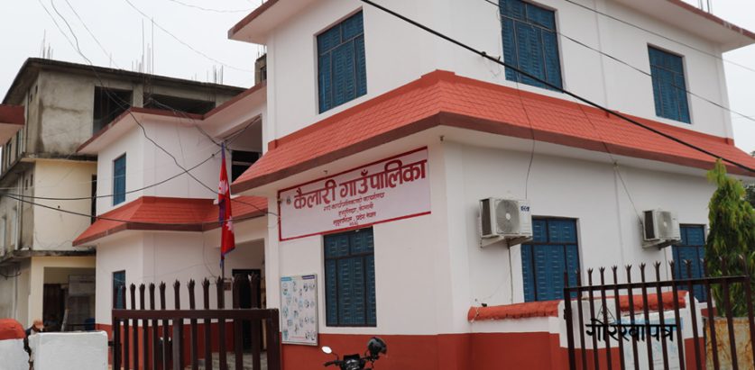 तलब माग गर्दै स्वास्थ्यकर्मी आन्दोलित