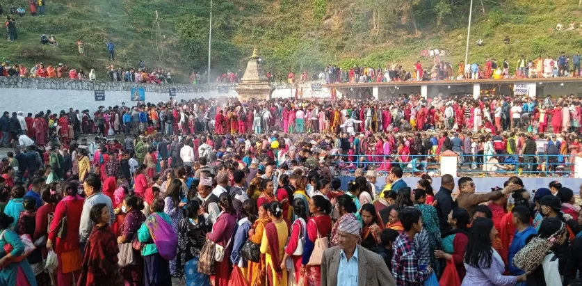 मातातीर्थ कुण्डमा भक्तजनको घुइँचो