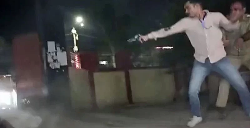 अतिक अहमदको क्यामराको अगाडि हत्या