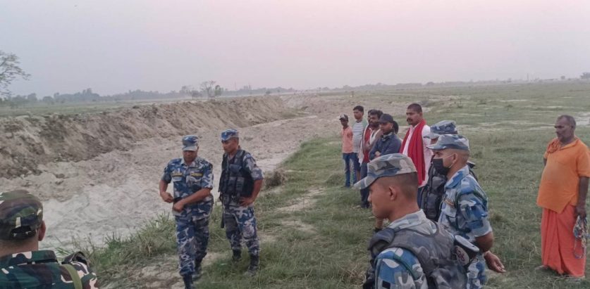 दशगजामै अवैध बाँध निर्माण गर्दै भारत, नेपालका गाउँ नै डुबानमा पर्ने