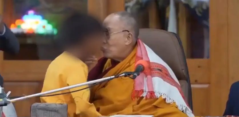 दलाई लामाले मागे माफी