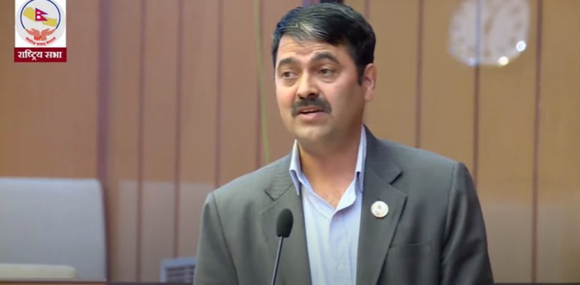 अर्थतन्त्र सुधार्न पाँच सय र हजारका नोट छाप्न बन्द गर्नुपर्छ : सांसद देवकोटा 