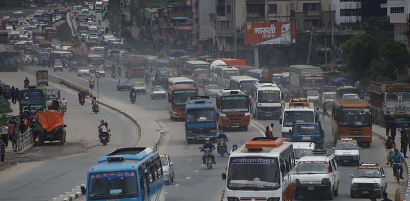 मापदण्डभन्दा बढी धुवाँ फाल्ने सवारी साधन कारबाहीमा