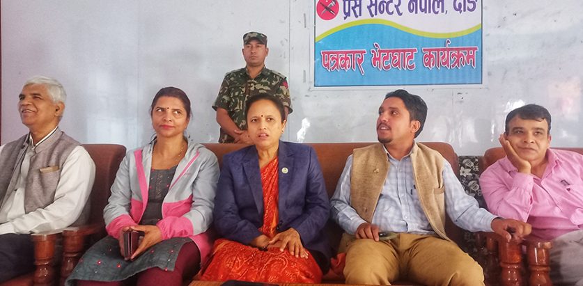 घोराही–तुलसीपुर सडकको ठेक्का असारपछि तोडिन्छ : मन्त्री रेखा शर्मा