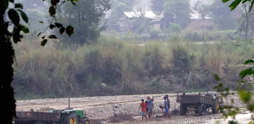 तुरिया नदीमा अवैध उत्खनन हुने क्रम बढ्यो, स्थानीय सरकार मौन