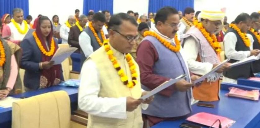 सांसदको गुनासो : मन्त्री फोन न उठाउने, कर्मचारी बिना कमिसन काम गर्दैनन्,