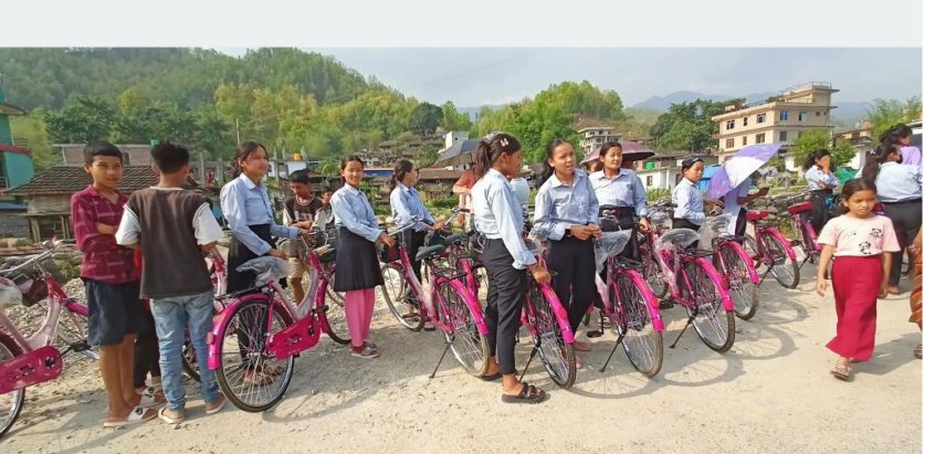 विद्यालय आउजाउ गर्न अब चार घण्टा हिँड्नु पर्दैन