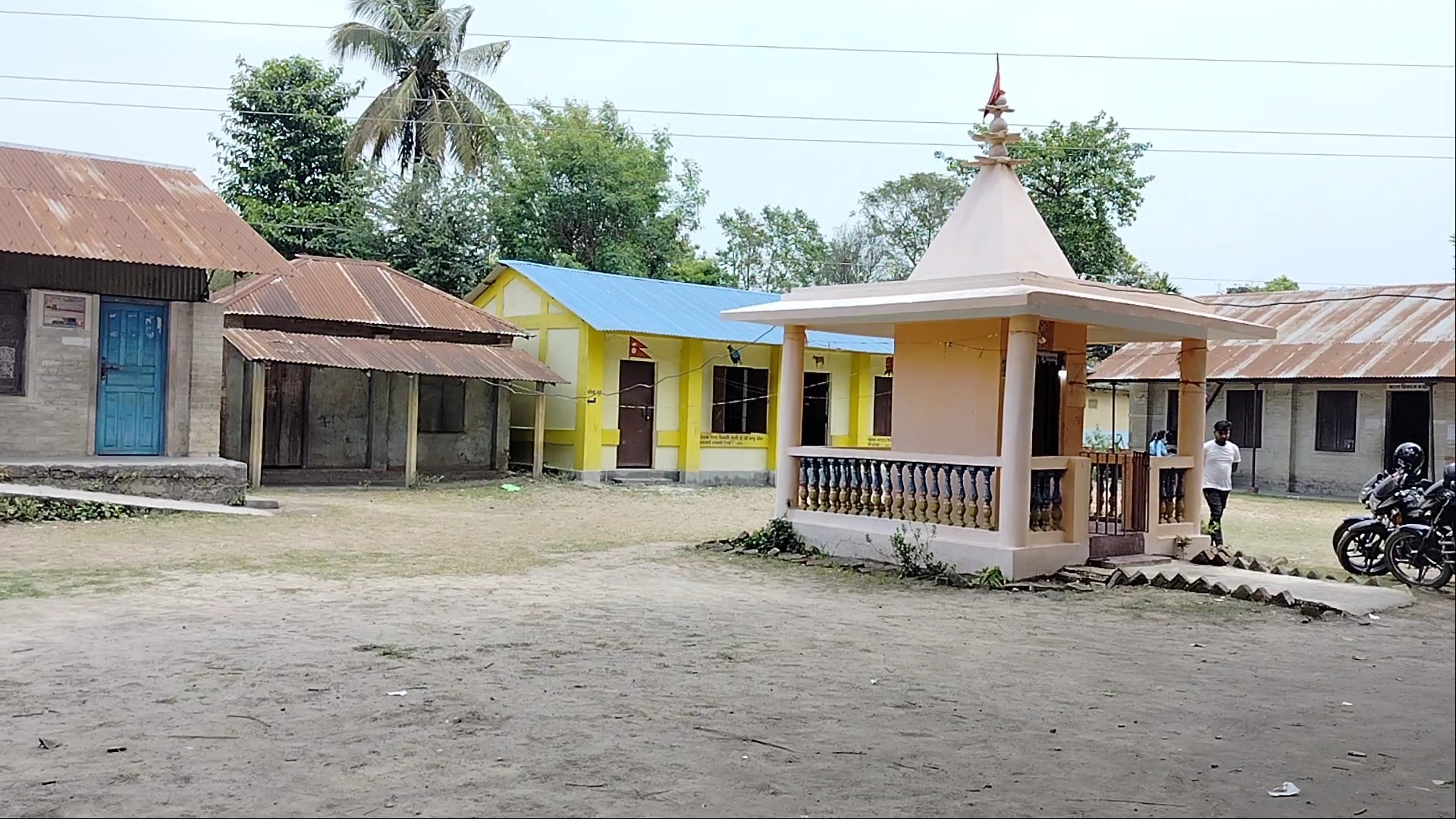 शिक्षामा राजनीति गर्न खाेज्दा पठनपाठनमा समस्या