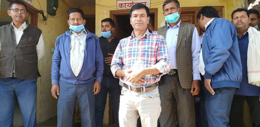 सत्तारूढ गठबन्धनका नेतालाई प्रवेश निषेध