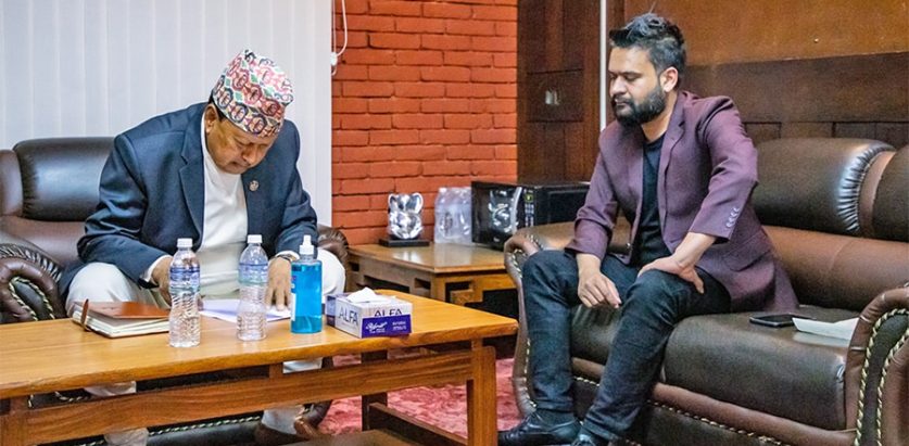 ६८ स्वास्थ्य संस्थाको प्रशासन बन्द गराइदिने बालेनको चेतावनी