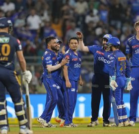 गुजरात मुम्बइसँग २७ रनले पराजित