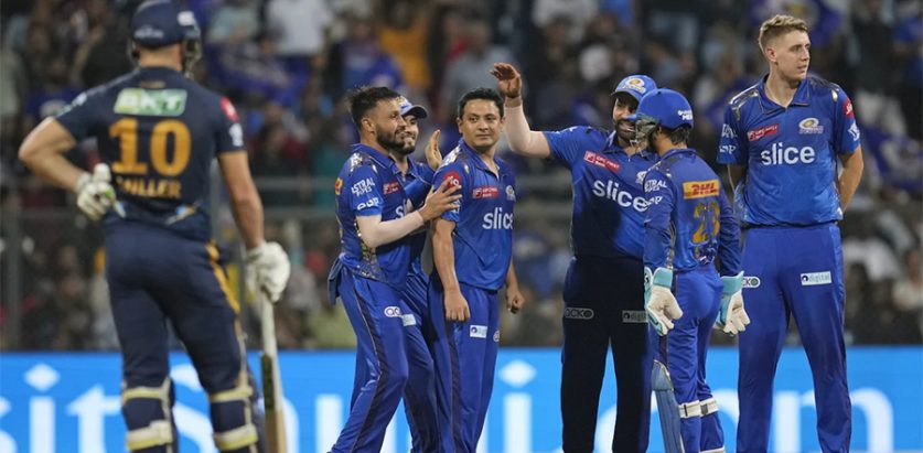 गुजरात मुम्बइसँग २७ रनले पराजित